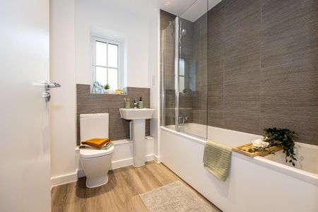 3 bedroom semi-detached house to rent - Photo 5