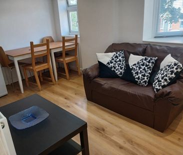 1 Bed Flat, Hendon, NW4 - Photo 2