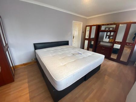 2 bedroom end of terrace house to rent - Photo 4