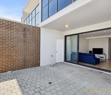 CONTEMPORARY GROUND FLOOR APARTMENT SITUATED IN BRILLIANT CENTRAL L... - Photo 5