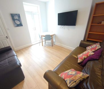 3 bedroom terraced house to rent - Photo 6