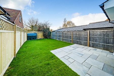 3 bedroom link detached house to rent - Photo 2