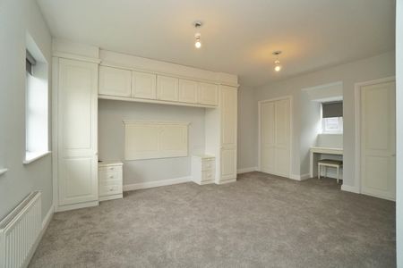 4 bedroom House To Let - Photo 5