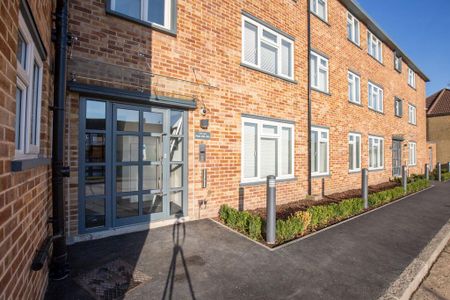 1 bedroom ground floor flat to rent - Photo 4
