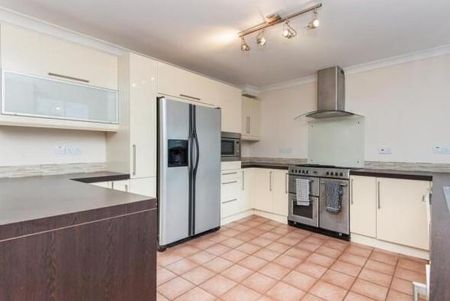 1 bedroom in a house share to rent - Photo 3
