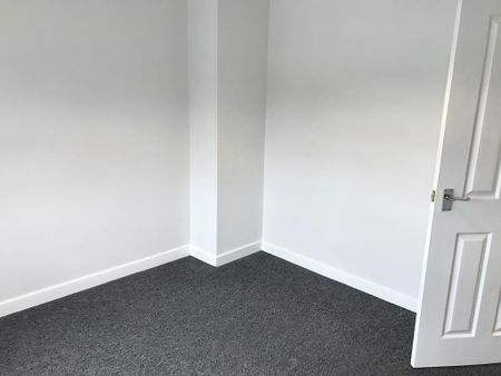 2 bedroom semi-detached house to rent - Photo 4