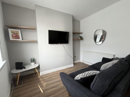 2 bedroom terraced house to rent - Photo 2