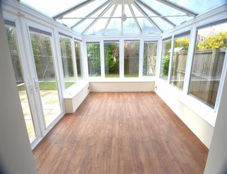 Eden Park Road, Cheadle - Photo 2