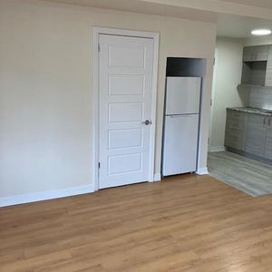 1 1/2 rénové à Dorval près des services - Photo 2