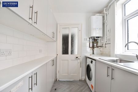 3 bedroom House To Let - Photo 4