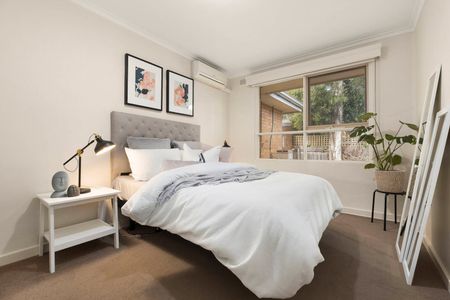 Private, Modern & Wonderfully Located - Photo 2
