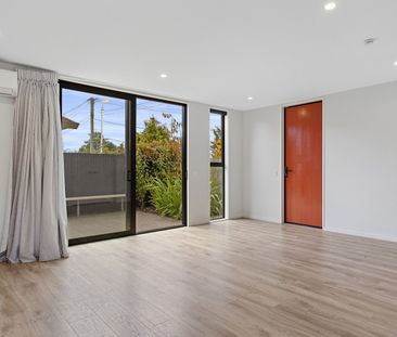 Modern Two-bedroom Townhouse with One Off Street Car Park in Adding... - Photo 3