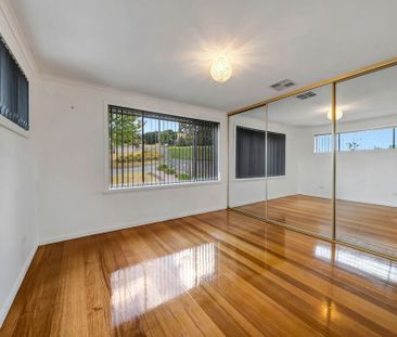 For Lease – Comfortable Family Home in Summerhill - Photo 3