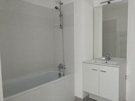 Location Appartement 3 pièces 61m² FLEURY SUR ORNE 14123 - Photo 3