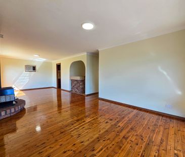 Freshly Updated Home with Space, Comfort & Ample Parking - Photo 3
