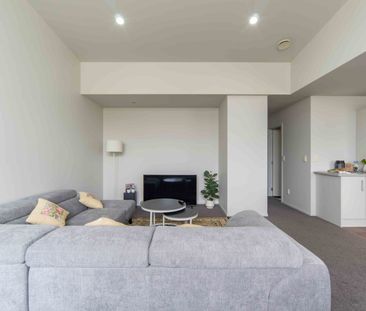 Tidy Two Bedroom - Photo 1