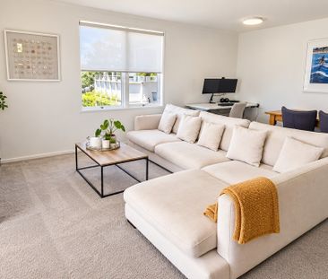 Incredible Views & Beautifully Furnished 3-Bedroom Unit - Photo 1