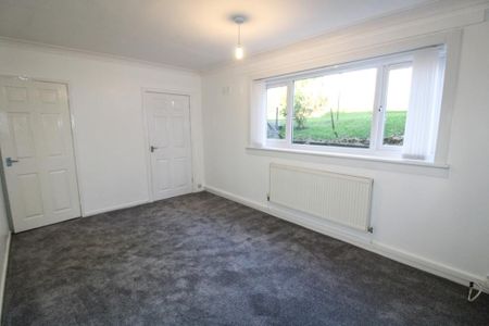 2 bedroom ground floor flat to rent - Photo 3