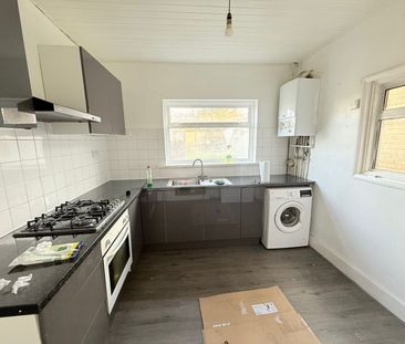 Three bedroom house seven king school catchement area- £2450 pcm - Photo 4