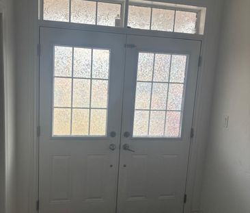 For Lease - 2300 Grainger Loop, Innisfil, Ontario - Photo 1