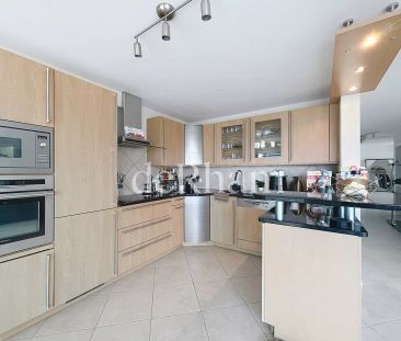 Villa lumineuse et spacieuse, emplacement idéal et vue panoramique! - Photo 4