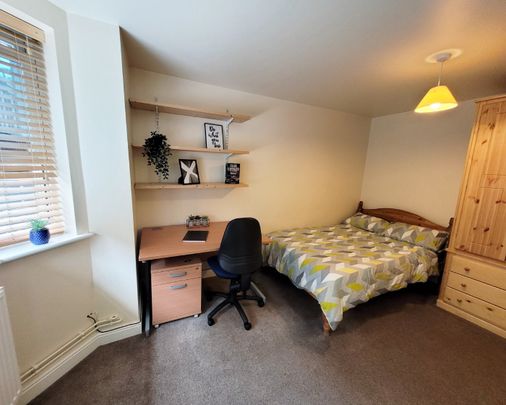 8 Bedroom, 83 Lower Ford Street – Student Accommodation Coventry - Photo 1