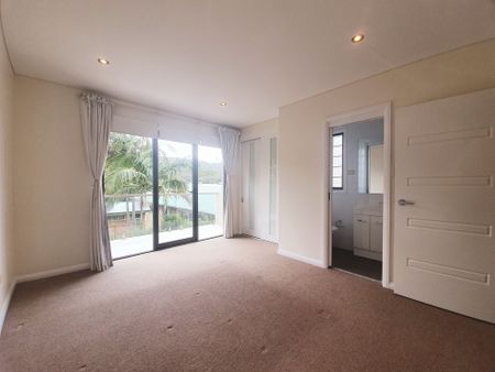 Beautiful and Near the Beach - Photo 4