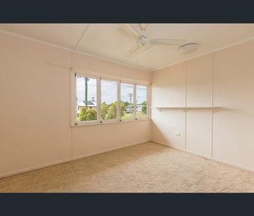 126 Twelfth Avenue, Railway Estate, Qld 4810 - Photo 3