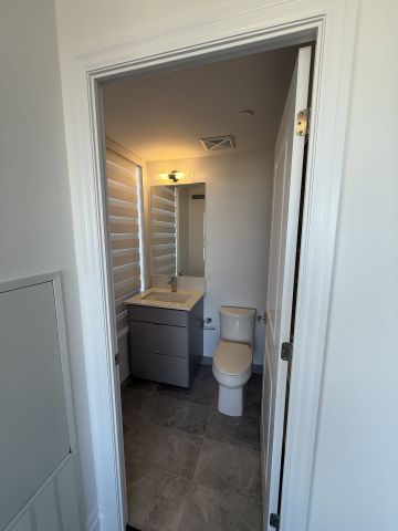 For Lease - 30 ELM Drive Unit# 2404, Mississauga, Ontario - Photo 3