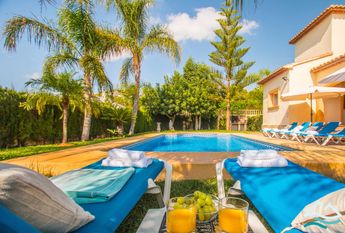 MORAIRA villa for rent with 4 bedroom garden and private pool