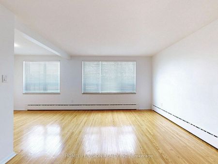 For Lease - 9901 Yonge Street Unit# 3, Richmond Hill, Ontario - Photo 2