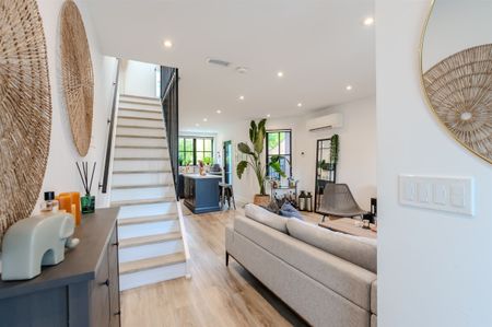 For Lease - 18 Milton Street Unit# Main/Second Floor, Toronto, Ontario - Photo 2