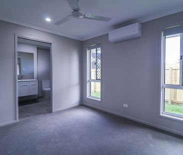 COASTAL COMFORT MEETS EASY LIVING AT 2 CHELSEA DRIVE! - Photo 3