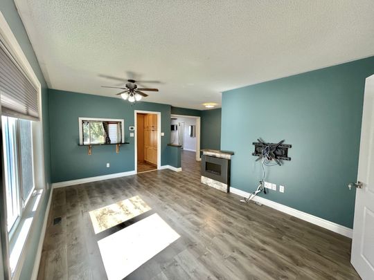 For Lease - 241 Emms Drive Unit# Upper, Barrie, Ontario - Photo 1