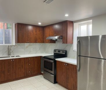 For Lease - 28 Aylesbury Drive, Brampton, Ontario - Photo 3