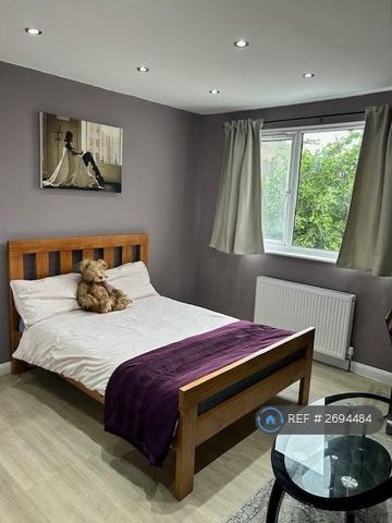 Studio to rent - Photo 2