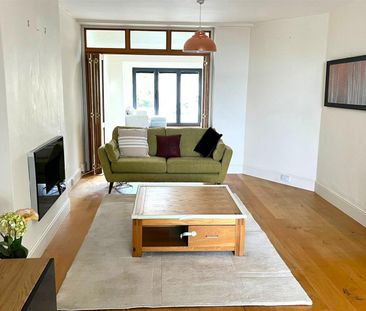 3 Bed End of terrace house For Rent - Photo 1