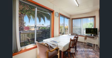 Single Level Family Home - Photo 2