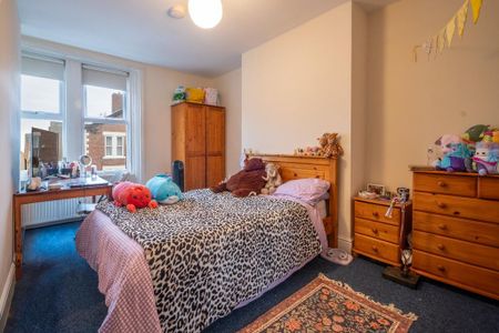 6 bedroom terraced house to rent - Photo 5