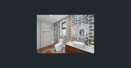 Spacious 5-Bedroom Family Home in a Prime Bradbury Location ! - Photo 5