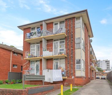 Spacious Apartment in Prime Auburn Location!! - Photo 3