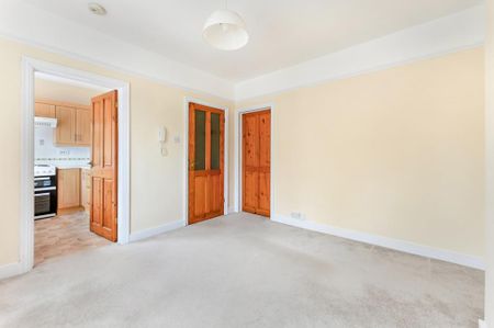 2 bedroom maisonette to rent - Photo 4