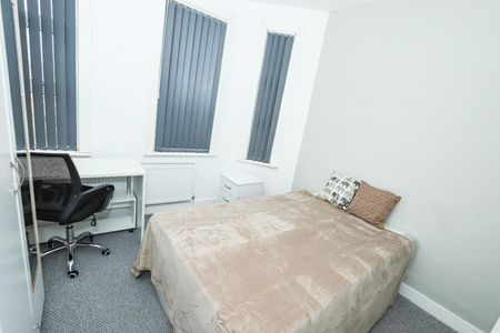 5 bedroom House To Let Total Size: 1314 SQ FT - Photo 4