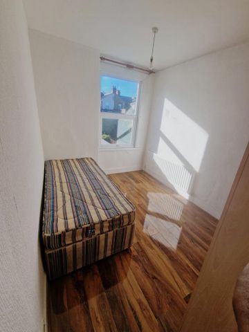 4 bedroom terraced house to rent - Photo 4