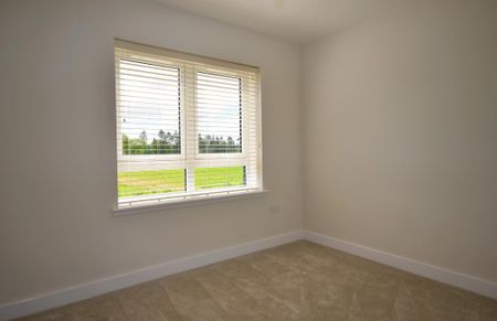 4 bedroom detached house to rent - Photo 2