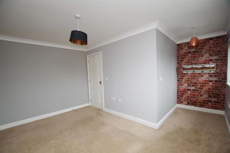 3 bedroom semi-detached house to rent - Photo 5