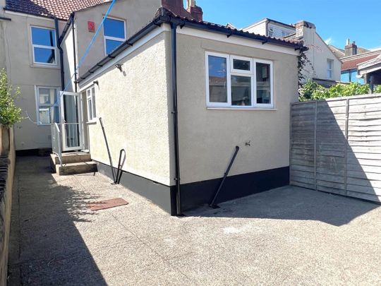 Manor Road, Bishopston - Photo 1