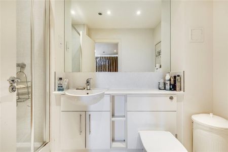 3 bedroom flat to rent - Photo 3