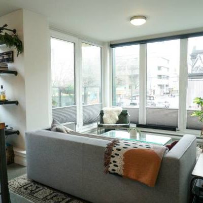 2BD 2BA Bright corner Gastown unit in the heart of the city - Photo 3