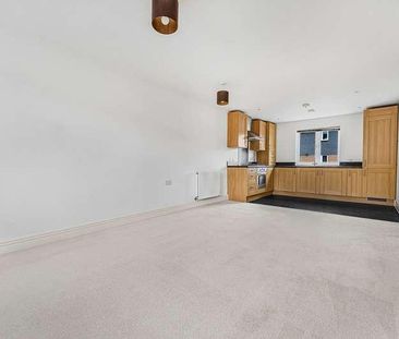 Bowes Road, Staines, TW18 - Photo 2
